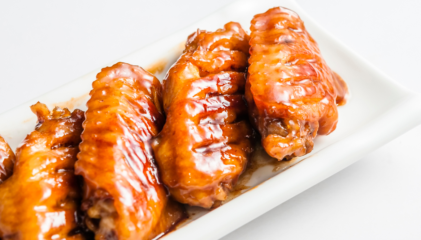 Sizzling Spice's signature dishes - Fresh pizza and Indian cuisine in Calgary